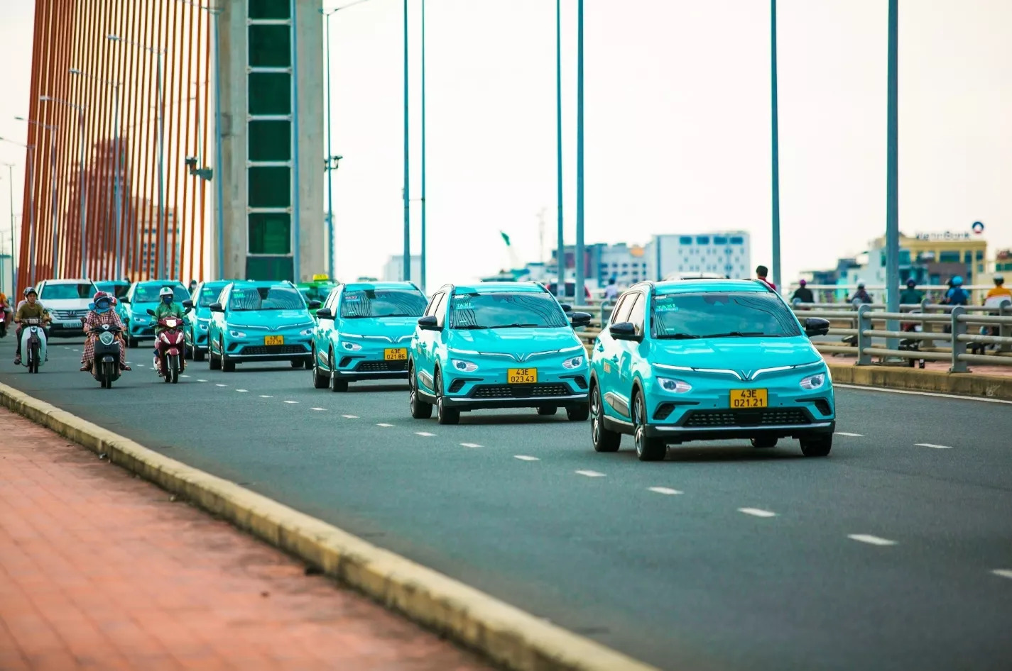 Con người và chất lượng dịch vụ